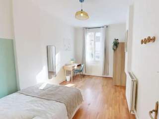 Flatsharing / 8-bedroom flat · 125 m², Paris, Rue Roberval