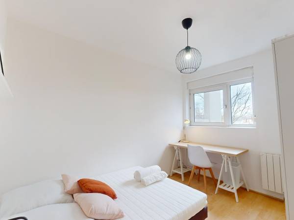 Colocation / Appartement 5 pièces de 77 m², Lyon, Avenue du 25ème Régiment de Tirailleurs Sénégalais / Photo 2