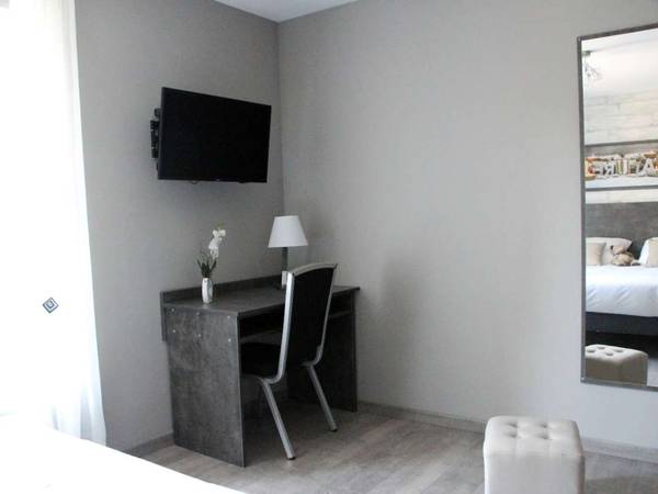 Colocation / Résidence 5 pièces de 650 m², Les Étangs, Rue du Château / Photo 7