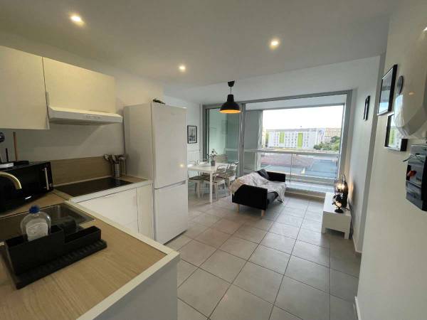 Colocation / Appartement 4 pièces de 72 m², Toulouse, Rue Georges Bernanos / Photo 2