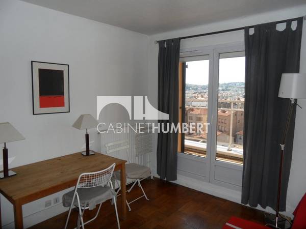 Location / Studio de 15 m², Saint-Étienne, Avenue de la Liberation / Photo 2