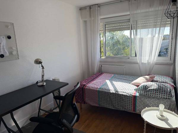 Colocation / Duplex 5 pièces de 80 m², Pessac, Avenue Docteur Nancel Penard / Photo 3