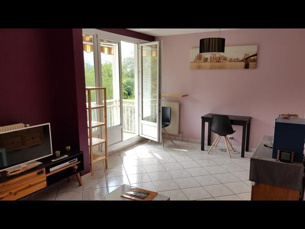 Flatsharing / 4-bedroom flat · 77 m², Saint-Martin-d'Hères, Rue Doyen Gosse / Photo 2