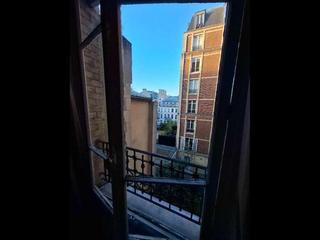 Location / Appartement 4 pièces de 100 m², Paris, Rue Ballu