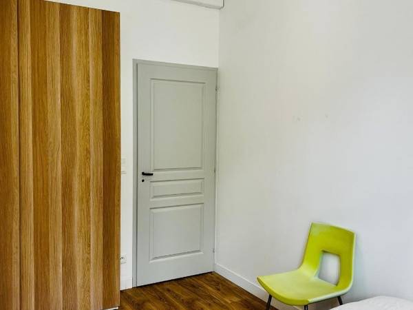 Sous-location / Appartement 4 pièces de 110 m², Bordeaux, Place des Martyrs de la Résistance / Photo 2