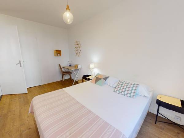 Colocation / Appartement 4 pièces de 66 m², Lyon, Avenue de Ménival / Photo 2