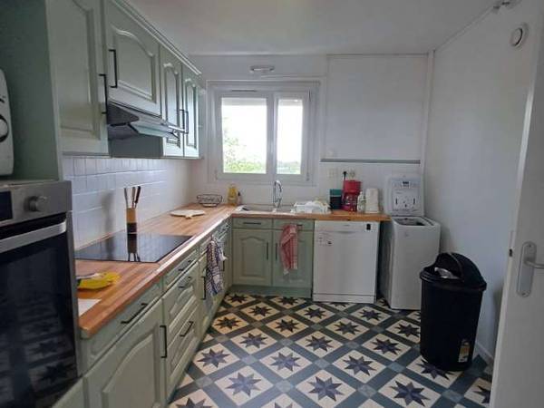 Colocation / Appartement 5 pièces de 95 m², Caen, Place Champlain / Photo 2