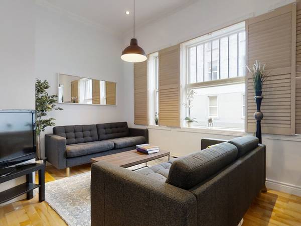 Colocation / Appartement 6 pièces de 140 m², Montréal / Photo 1