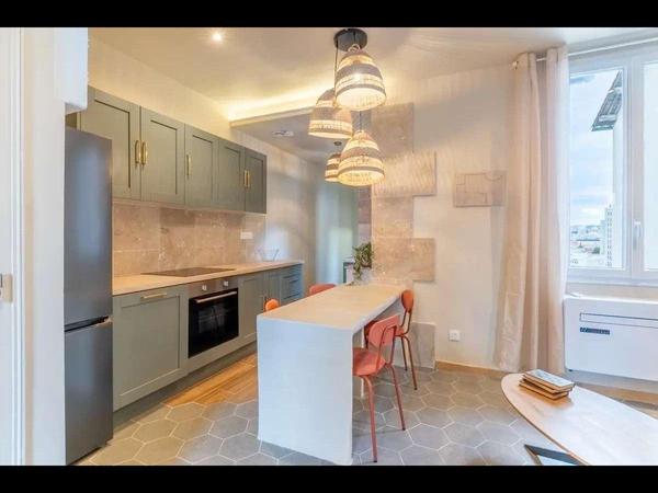 Colocation / Appartement 5 pièces de 68 m², Marseille, Rue Nouvelle / Photo 2
