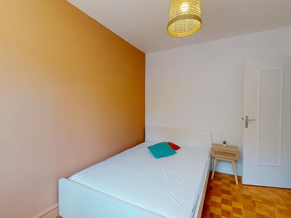 Colocation / Appartement 4 pièces de 64 m², Vénissieux, Avenue Jules Guesde / Photo 2