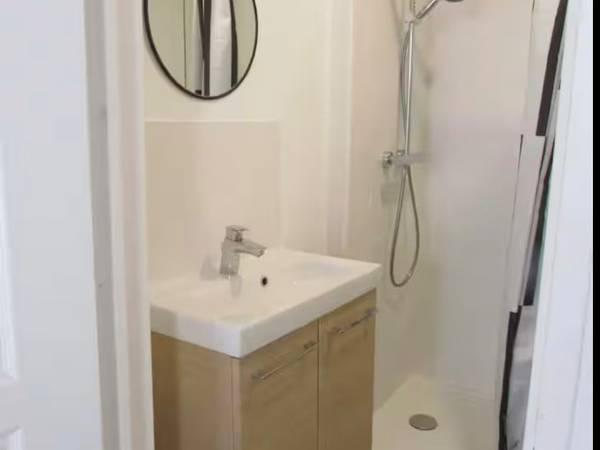 Location / Appartement 1 pièce de 30 m², Aix-en-Provence, Rue d'Italie / Photo 4