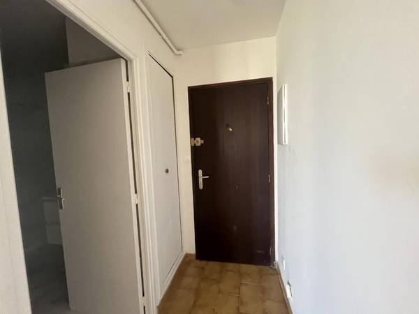 Location / Studio de 19 m², Ajaccio, Residence Parc Azur / Photo 2
