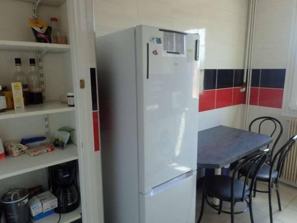 Colocation / Appartement 4 pièces de 64 m², Saint-Martin-d'Hères, Rue de Belledonne / Photo 2