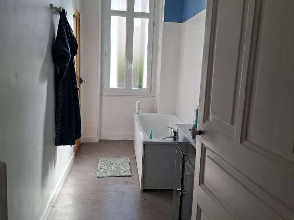 Colocation / Appartement 4 pièces de 83 m², Limoges, Rue Hoche / Photo 4