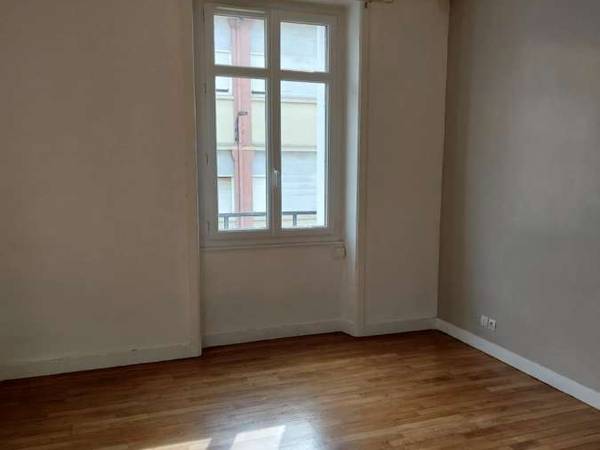 Colocation / Appartement 4 pièces de 83 m², Limoges, Rue Hoche / Photo 2