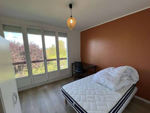 Colocation / Maison 9 pièces de 134 m², Cergy, Rue de l'Amandier / Photo 9