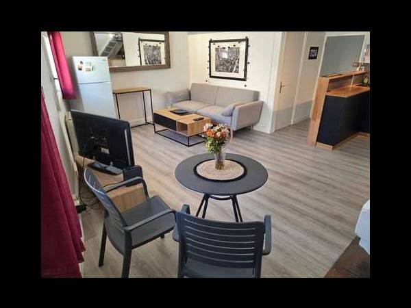 Sous-location / Appartement 1 pièce de 45 m², Aix-en-Provence, Rue des Epinaux / Photo 2