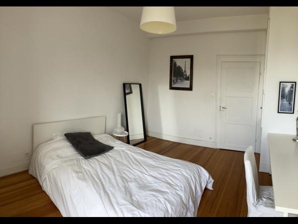 Colocation / Appartement 3 pièces de 82 m², Strasbourg, Avenue Aristide Briand / Photo 2