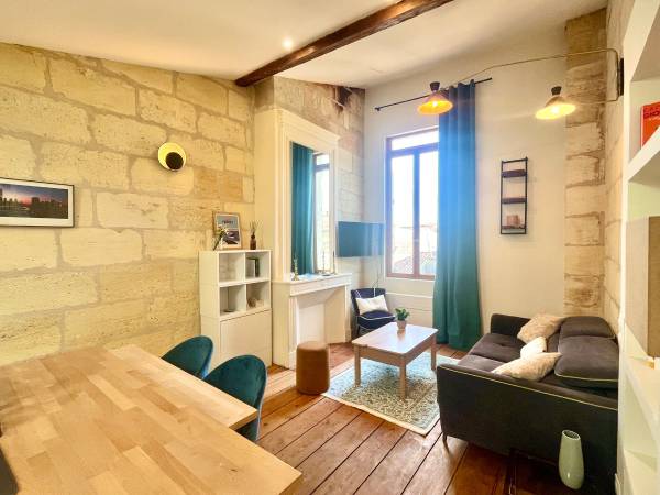 Location / Appartement 2 pièces de 51 m², Bordeaux, Rue Notre Dame / Photo 2