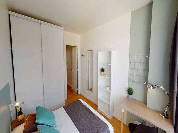 Colocation / Appartement 4 pièces de 80 m², Paris, Rue du Dr Finlay / Photo 2