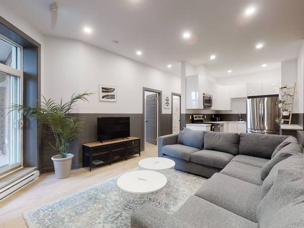 Colocation / Appartement 7 pièces de 200 m², Montréal / Photo 2