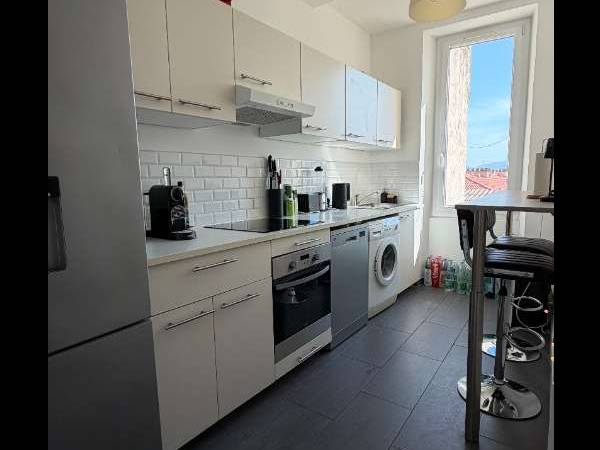 Sous-location / Appartement 2 pièces de 62 m², Marseille, Rue Samatan / Photo 2
