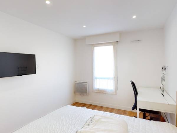 Colocation / Appartement 5 pièces de 84 m², Toulon, . Rue des Remparts / Photo 2