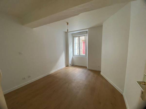 Location / Appartement 2 pièces de 55 m², Châteaubriant, Rue Basse Rdc / Photo 2