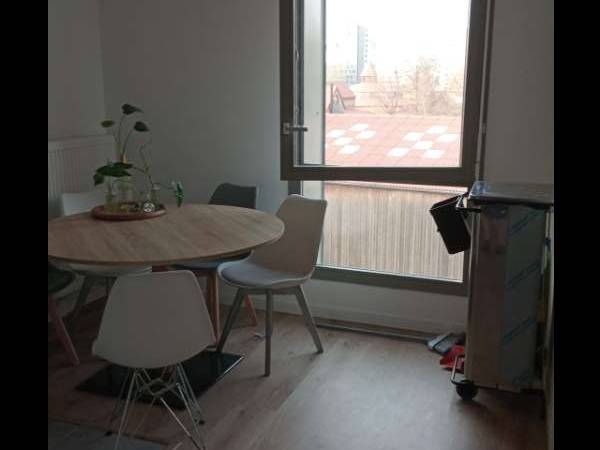 Colocation / Appartement 6 pièces de 106 m², Aubervilliers, Cours du Fort / Photo 2