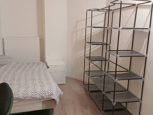 Colocation / Appartement 6 pièces de 106 m², Aubervilliers, Cours du Fort / Photo 9