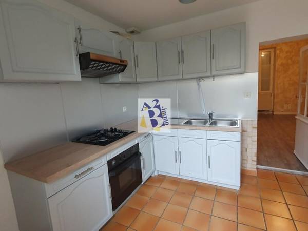 Location / Maison 3 pièces de 55 m², Angoulême, Rue Archambault / Photo 2