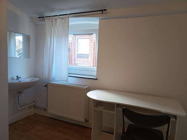 Colocation / Maison 10 pièces de 150 m², Liège, Rue des Wallons / Photo 2