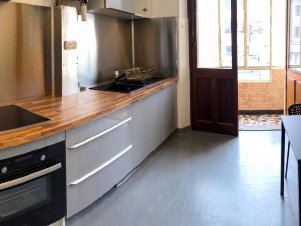 Colocation / Appartement 4 pièces de 77 m², Chambéry, Rue Alfred de Musset / Photo 2