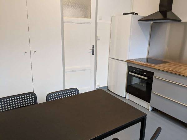 Colocation / Appartement 4 pièces de 77 m², Chambéry, Rue Alfred de Musset / Photo 4