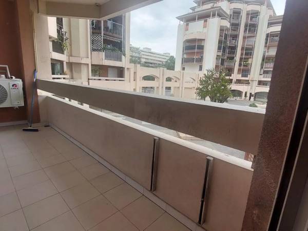 Location / Appartement 3 pièces de 52 m², Nice, Place des Cigalusa / Photo 2