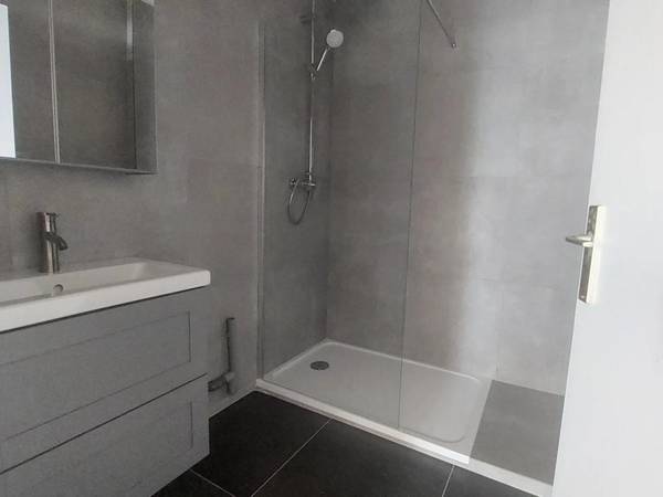 Location / Appartement 3 pièces de 52 m², Nice, Place des Cigalusa / Photo 7