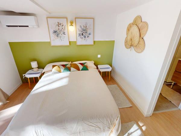 Colocation / Maison 16 pièces de 426 m², Bron, Rue Jean Jaurès / Photo 2