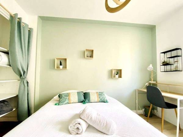 Colocation / Immeuble 3 pièces de 65 m², Grenoble, Rue Docteur Calmette / Photo 2