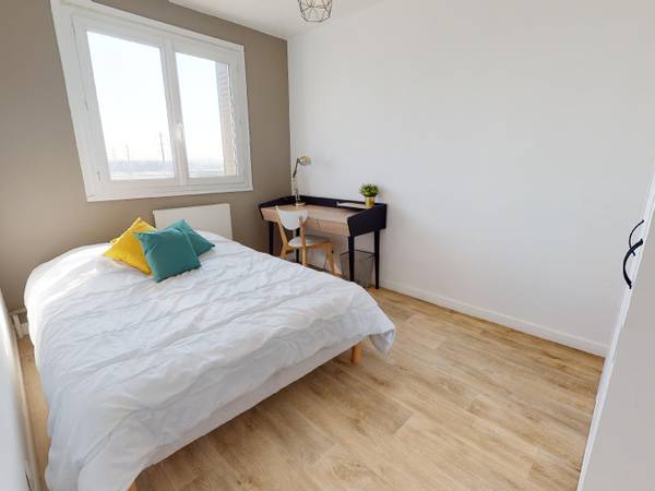 Colocation / Appartement 4 pièces de 61 m², Vénissieux, Avenue Jules Guesde / Photo 2