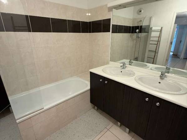 Colocation / Appartement 5 pièces de 97 m², Toulouse, Allée Elise Deroche / Photo 8