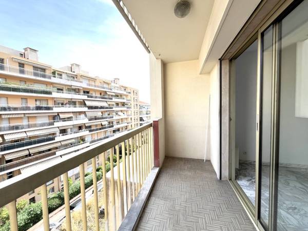 Location / Appartement 2 pièces de 52 m², Nice, Rue Jean Canavese 06100 Nice / Photo 14