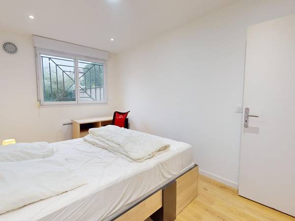 Colocation / Appartement 4 pièces de 82 m², Villeurbanne, Rue du 4 Août 1789 / Photo 2