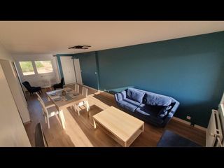 Colocation / Appartement 5 pièces de 90 m², Guyancourt, Place de la Fraternité