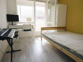 Colocation / Appartement 5 pièces de 90 m², Reims, rue Gambetta