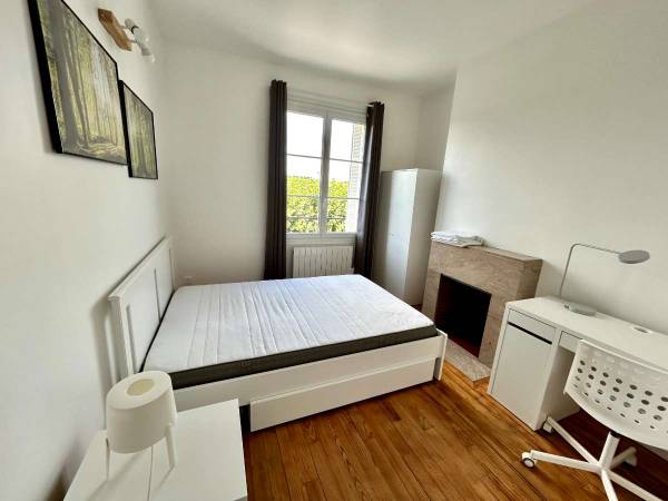 Colocation / Appartement 4 pièces de 75 m², Compiègne, Place de la Gare / Photo 2