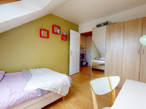 Colocation / Appartement 5 pièces de 90 m², Évry-Courcouronnes, Square Elis Reclus / Photo 2