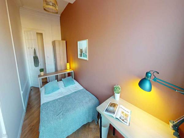 Colocation / Appartement 4 pièces de 120 m², Lyon, Quai Romain Rolland / Photo 2