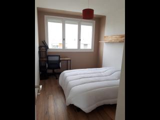 Colocation / Appartement 6 pièces de 102 m², Laval, Rue Marceau