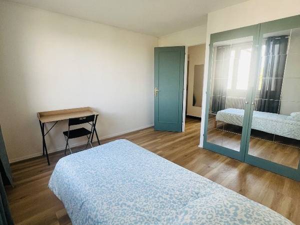 Colocation / Appartement 4 pièces de 61 m², Vénissieux, Avenue Jules Guesde / Photo 2