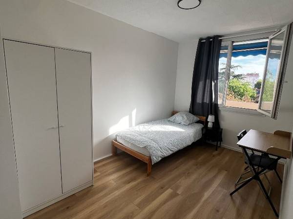 Colocation / Appartement 4 pièces de 61 m², Vénissieux, Avenue Jules Guesde / Photo 6